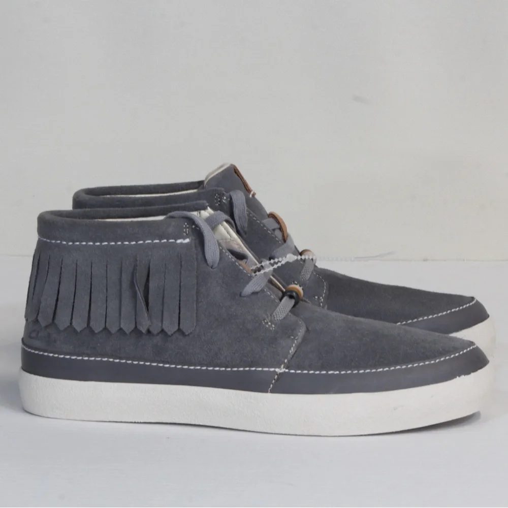 Clark’s Girls Grey Suede Mocassin Tassel Boots NWOT Size 5